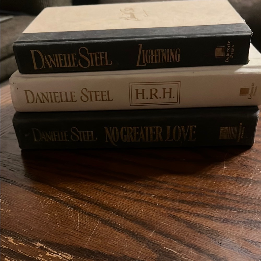 Danielle Steele Book Set - Lightening, HRH and No Greater Love